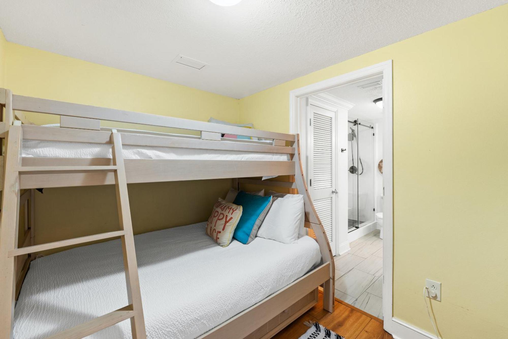 Apartment Majestic Towers By Panhandle Getaways